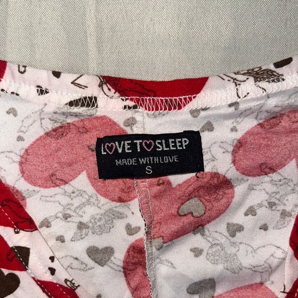 Red Heart Print Romper - Picture 4 of 7
